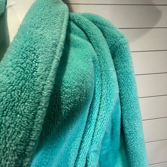Pottery Barn Teen Sherpa Robe, Teal, One Size, Cozy - Picture 2 of 8